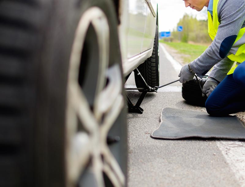 Flat-Tire-Change-Clinton-Maryland-Intense-Towing