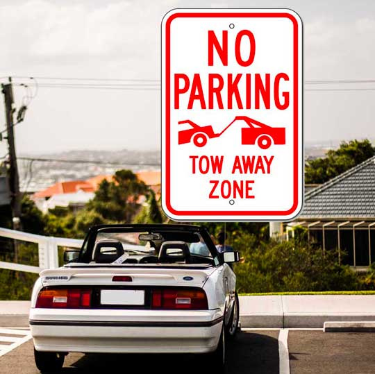 Private Parking Management Sign with car in parking lot in Clinton Maryland